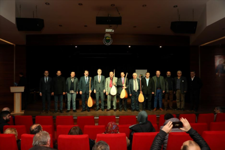 Aşıklar Sazlarını ve s&ouml;zlerini Bursa'da yarıştırdı