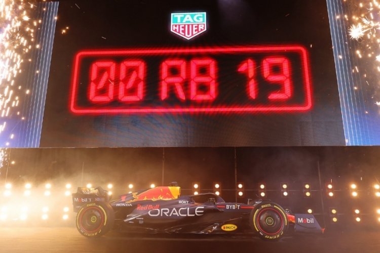 Red Bull Racing, RB19'u tanıttı