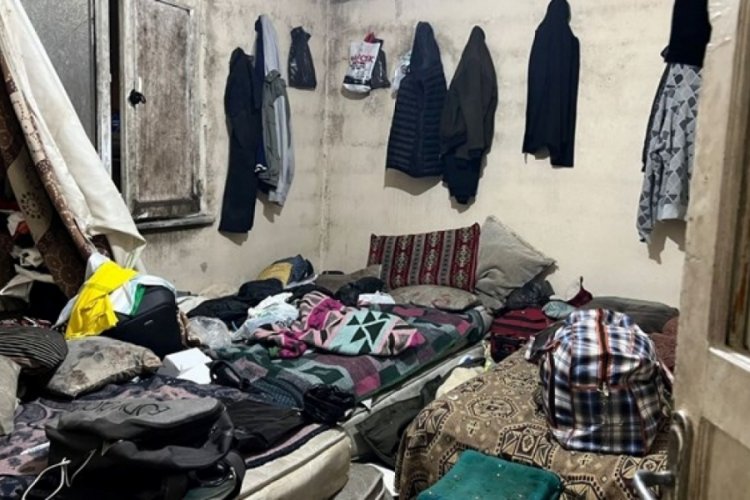 İstanbul'da koğuşa &ccedil;evrilen evlerde 94 ka&ccedil;ak yakalandı