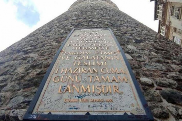 Galata Kulesi'nde tarihe saygısızlık!