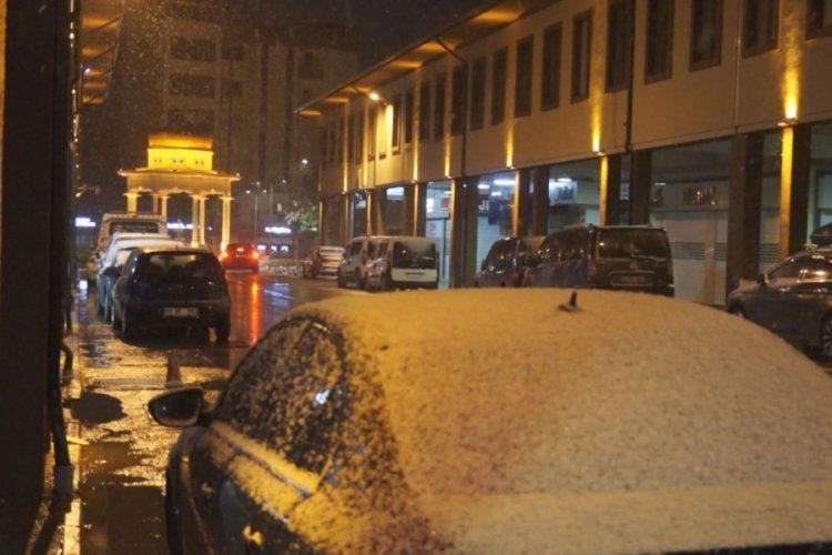 Balıkesir'de kar yağışı başladı