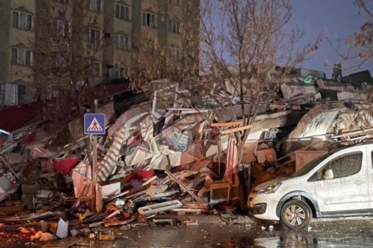 TSK deprem b&ouml;lgesinde acil durumda ilan etti