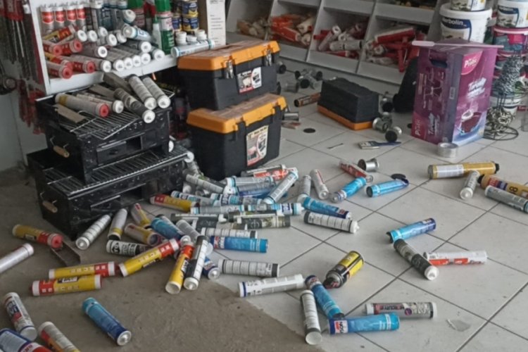 Sivas'ta deprem g&uuml;venlik kamerasında