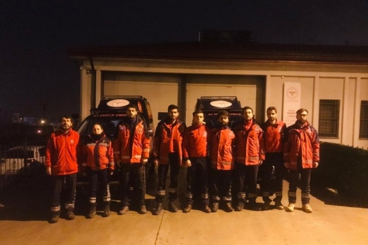 D&uuml;zce'den deprem b&ouml;lgesine sağlık ekipleri yola &ccedil;ıktı