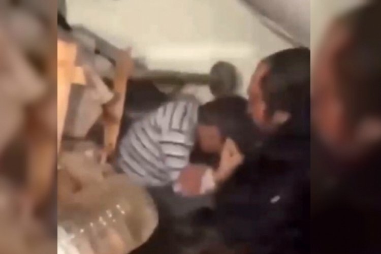 Hatay'da enkaz altındaki &ccedil;ocuk kurtarıldı