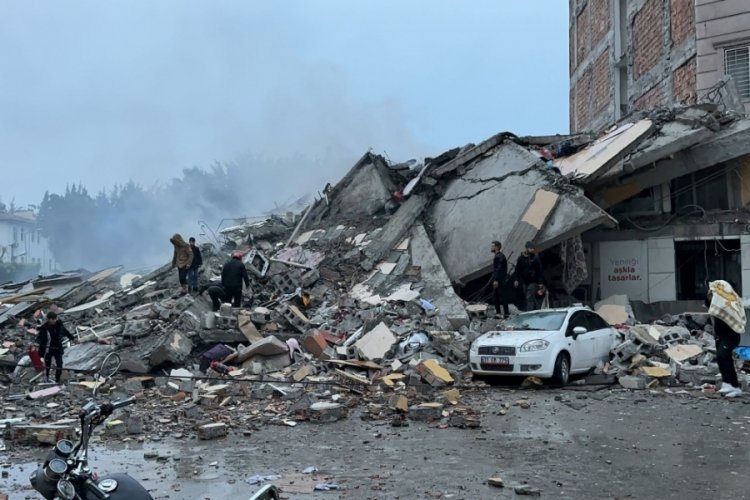 İskenderun'da 20'nin &uuml;zerinde bina yıkıldı