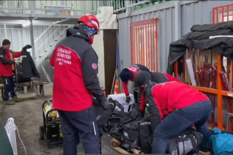 Bursa Osmangazi'den arama kurtarma ekibi yola &ccedil;ıktı