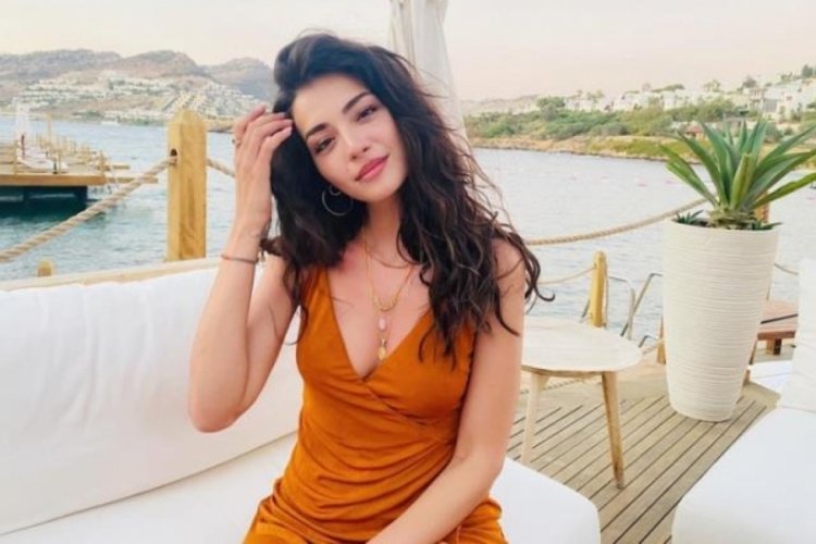 Oyuncu Melisa Aslı Pamuk'tan yardım &ccedil;ağrısı: Anneannem ve teyzem binada mahsur kaldı