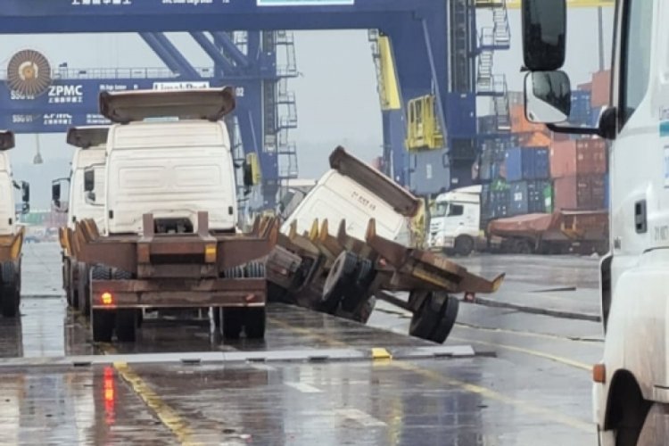 İskenderun limanında depremin izleri