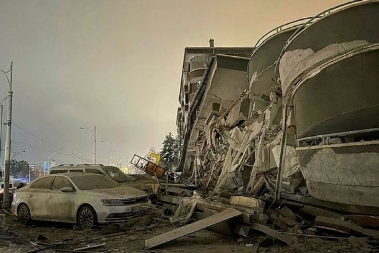 Kahramanmaraş'ta 300 bina yıkıldı