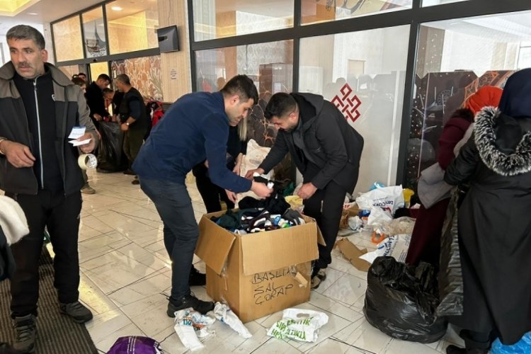 Erzurum'dan deprem b&ouml;lgelerine yardım tırları