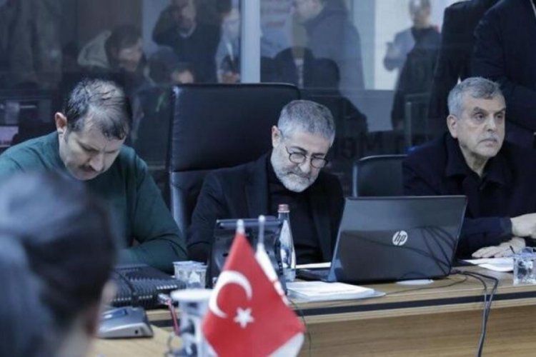 Bakan Nebati, depremin yoğun hissedildiği Şanlıurfa'da