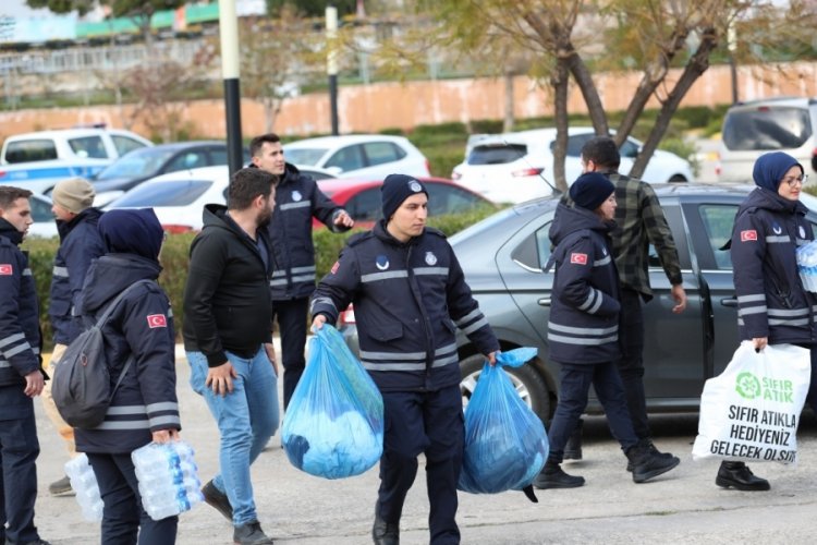 Antalyalılar depremzedeler i&ccedil;in seferber oldu
