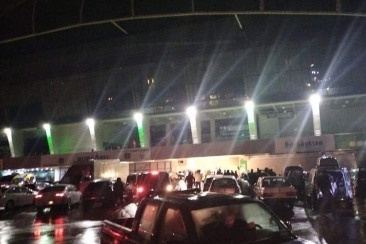 Bursa topyek&uuml;n seferber oldu! Depremzedelere yardım yağıyor