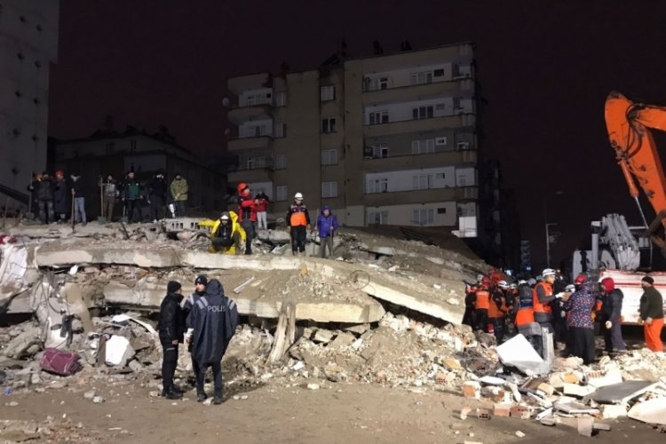 Gaziantep'te 2 ceset daha enkazdan &ccedil;ıkartıldı
