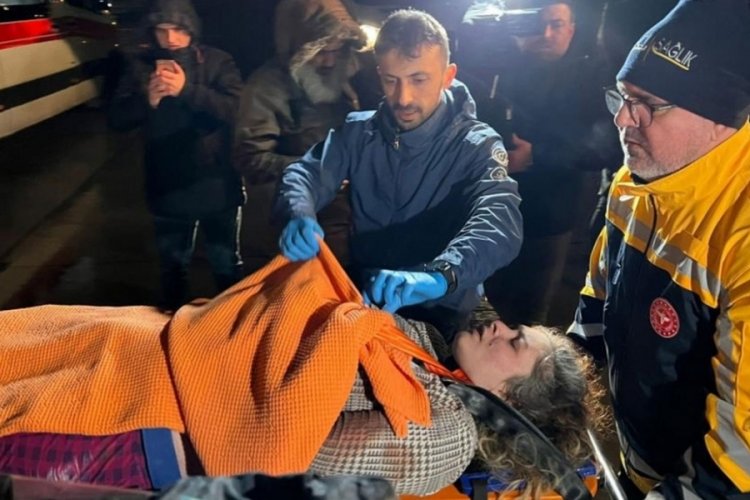 Adıyaman'da depremde yaralanan 45 kişi, u&ccedil;aklarla İstanbul'a getirildi