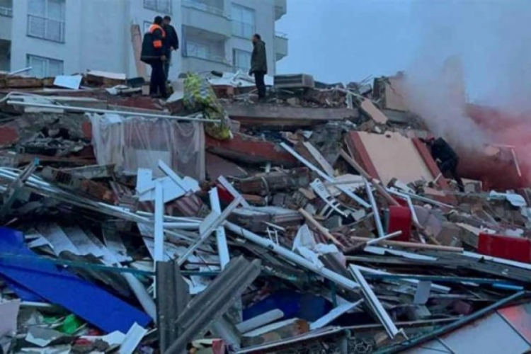 TBB'den a&ccedil;ıklama! Deprem b&ouml;lgesinde bor&ccedil;lar ertelenecek
