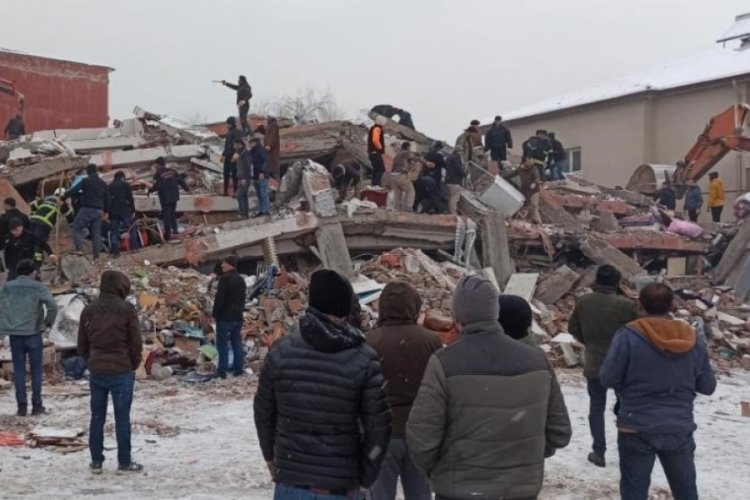Deprem b&ouml;lgelerine ihtiya&ccedil; malzemesi duyurusu
