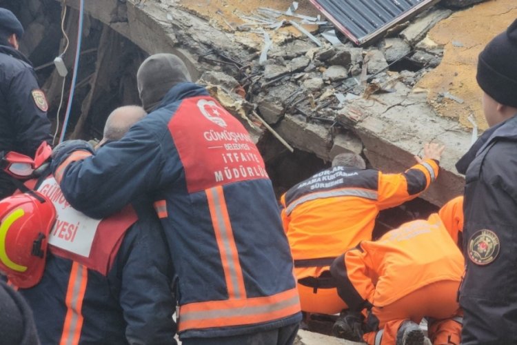 Adıyaman'da Eyl&uuml;l İklim Bali 29 saat sonra enkazdan sağ &ccedil;ıkarıldı