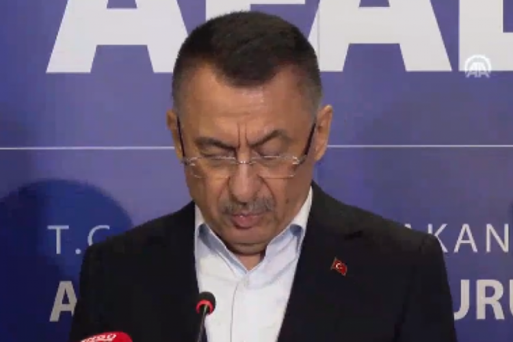 7.7'lik depremde can kaybı 3702