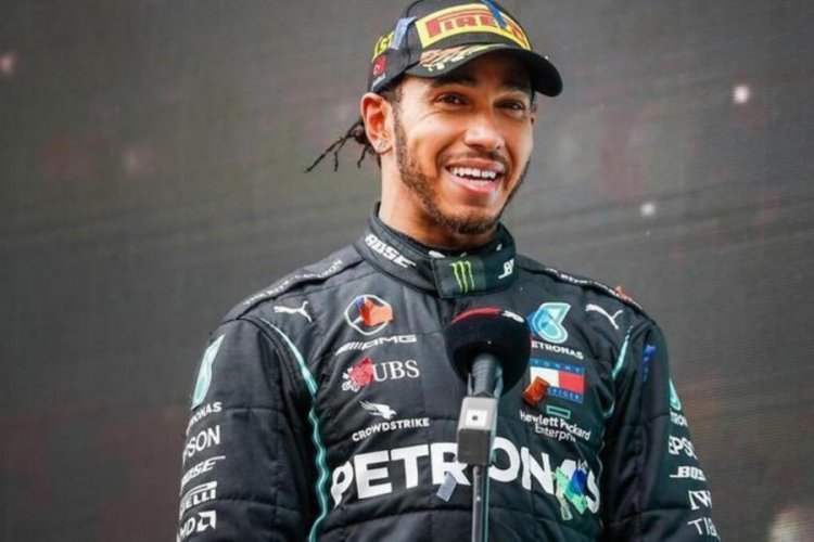 D&uuml;nyaca &uuml;nl&uuml; sporcu Lewis Hamilton'dan, T&uuml;rkiye'ye destek