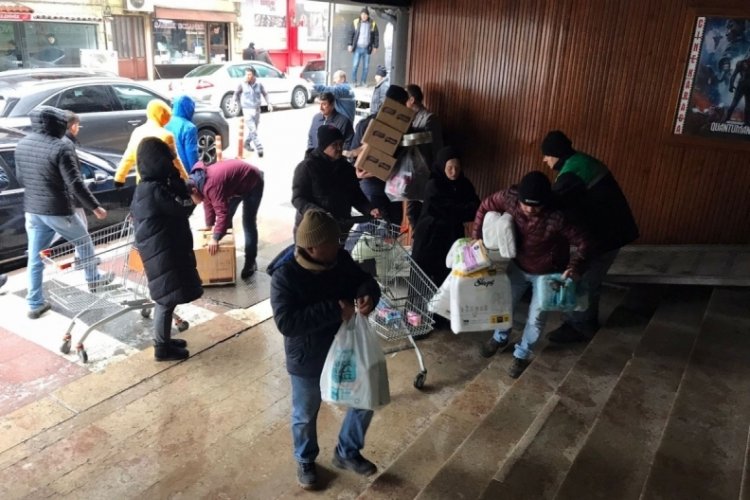 Bursa, deprem b&ouml;lgesine yardım i&ccedil;in seferber oldu