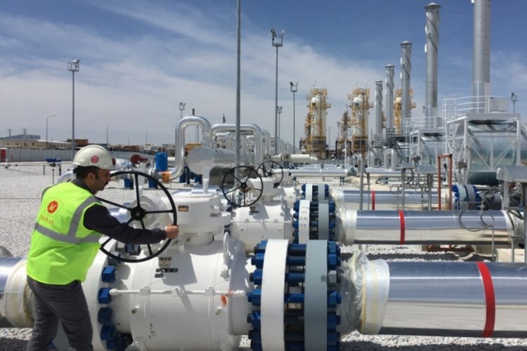 Deprem b&ouml;lgesinde doğalgaz hatlarında hasar onarım &ccedil;alışmaları s&uuml;r&uuml;yor