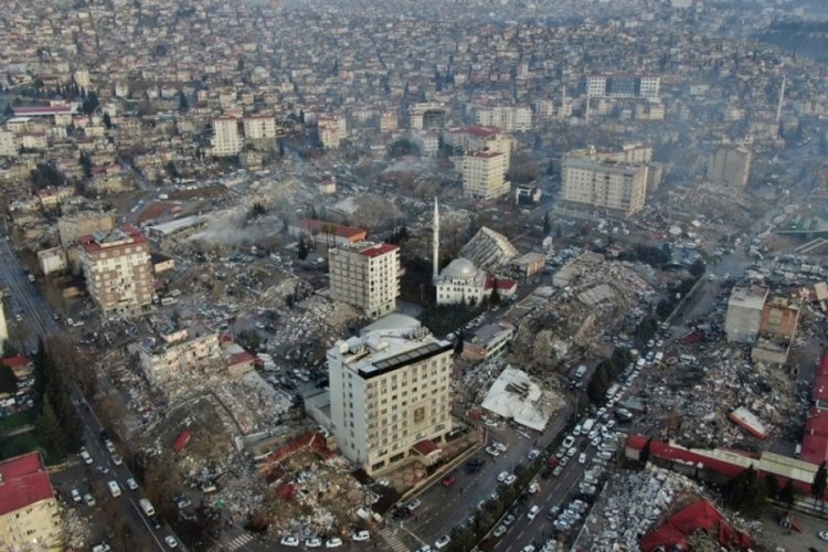 Kahramanmaraş'ta bir kadın 2 g&uuml;n &ouml;nce taşındığı evin enkazında kaldı