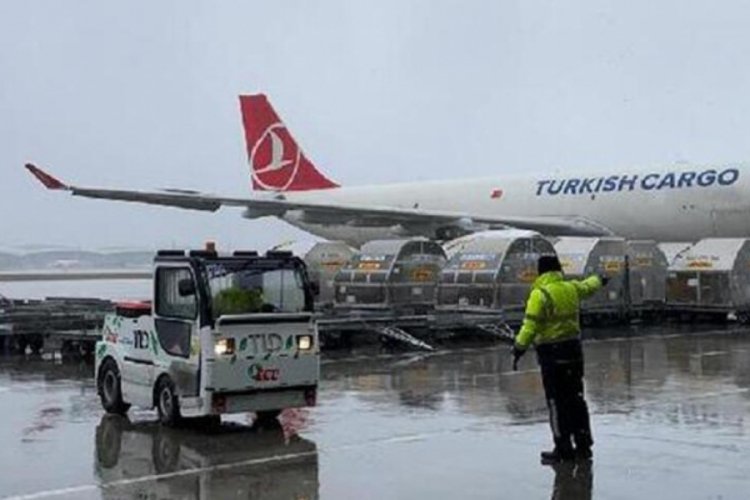 Kargo u&ccedil;ağıyla deprem b&ouml;lgelerine 850 ton yardım taşındı