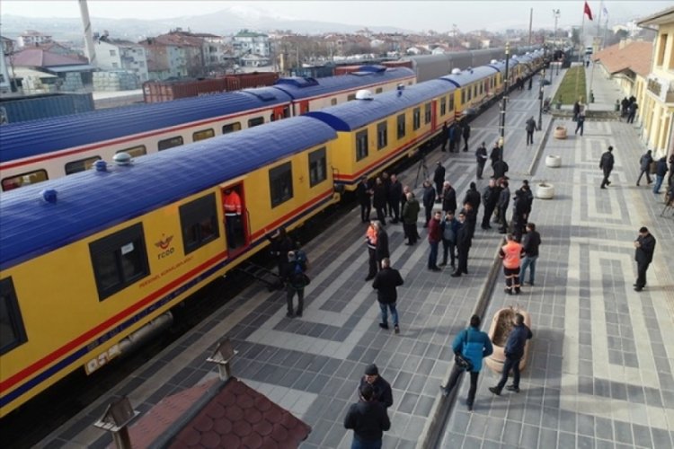 TCDD vagonları depremzedeler i&ccedil;in a&ccedil;ıldı