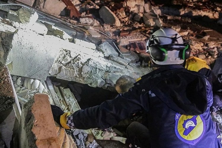 Enkaz altında kalan depremzedelerle dalga ge&ccedil;en zanlı hakkında flaş karar