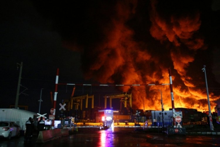 İskenderun Limanındaki yangın s&ouml;nd&uuml;r&uuml;ld&uuml;