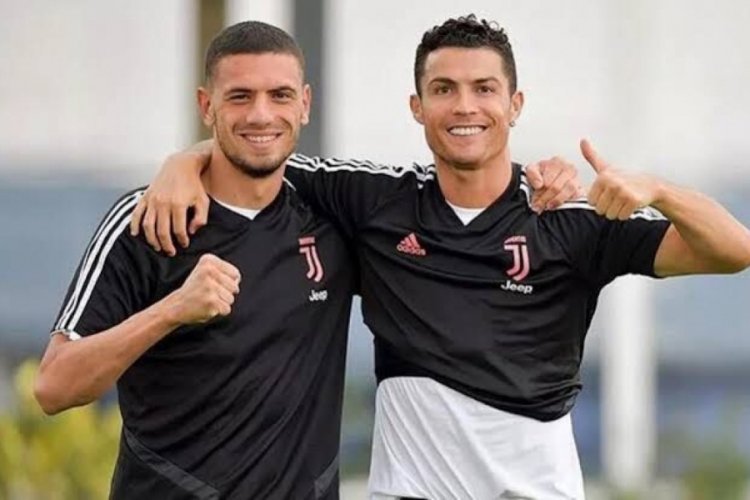 Ronaldo'nun forması depremzedeler i&ccedil;in