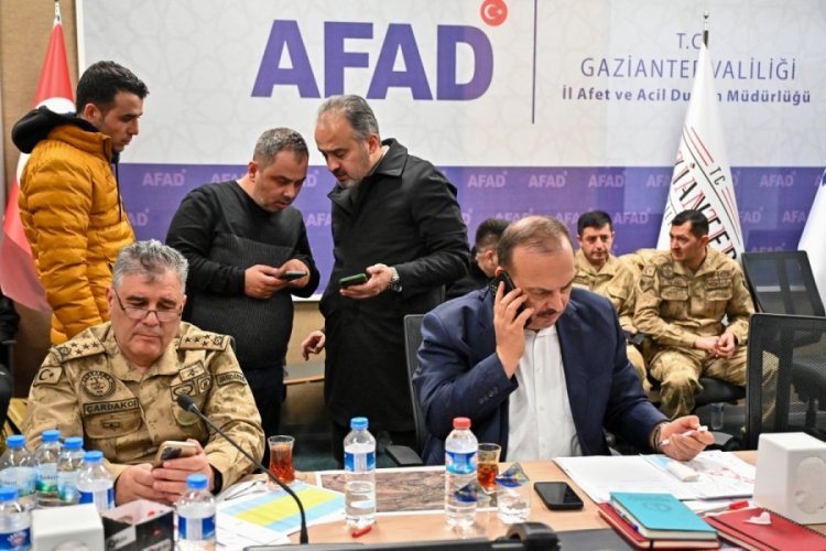 Bursa B&uuml;y&uuml;kşehir Belediye Başkanı: G&uuml;n depremzedeler i&ccedil;in birlik g&uuml;n&uuml;