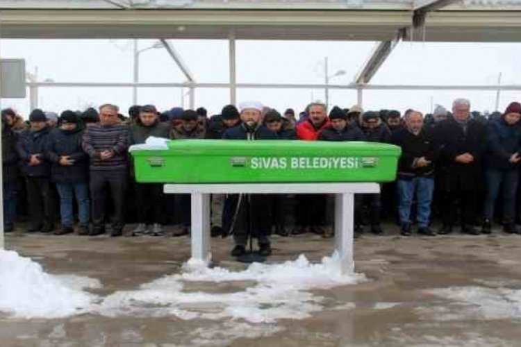 Depremde hayatını kaybeden &uuml;niversite &ouml;ğrencisine memleketinde acı veda