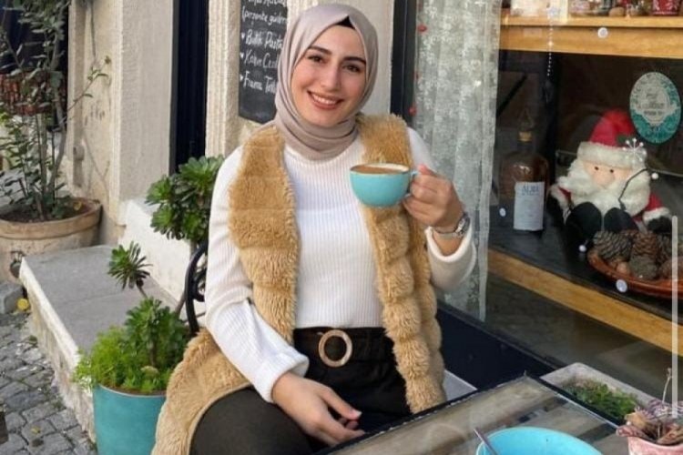 Osmaniye'de gen&ccedil; doktor son yolculuğuna gelinliğiyle uğurlandı
