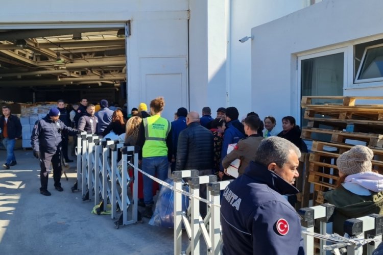 Muğla'da &Ouml;ğretmenler, depremzedeler i&ccedil;in seferber oldu