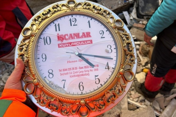 Kahramanmaraş'ta enkazın altında kalan kadın 60'ıncı saatte kurtarıldı