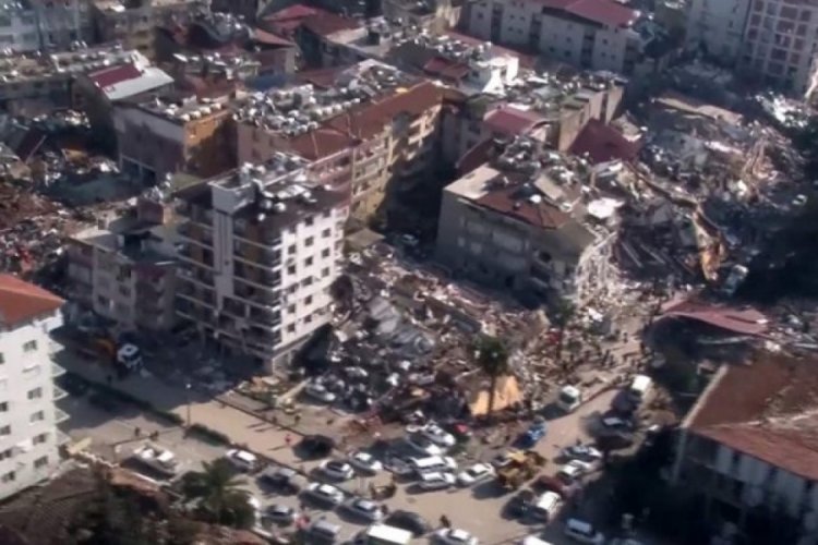 Gaziantep'te 3 ayrı enkaz havadan g&ouml;r&uuml;nt&uuml;lendi
