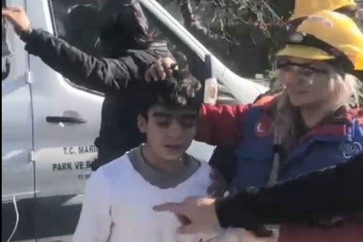 Hatay'da kahraman Halit 59 saat sonra iki vatandaşa can oldu