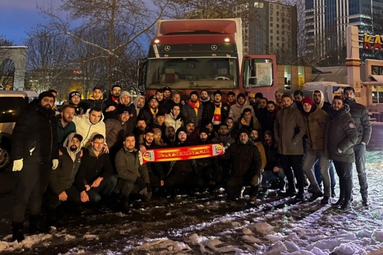 Kayseri spor camiası depremzedeler i&ccedil;in  maddi ve manevi destek verdiler