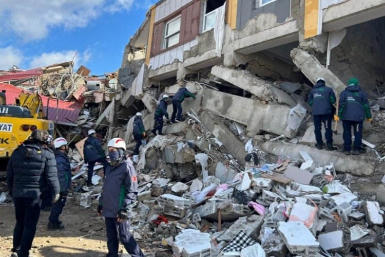 UEDAŞ ekipleri deprem b&ouml;lgesinde yaraları sarıyor
