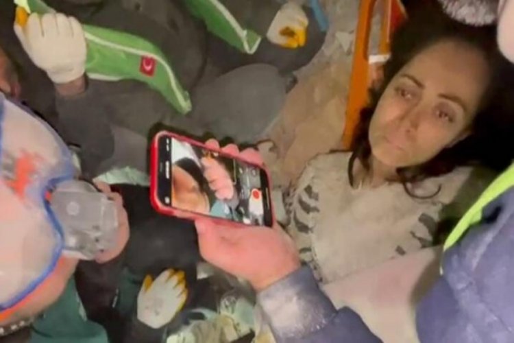 Hatay'da enkazdan kurtarıldı, ilk isteği eşinin sesini duymak oldu