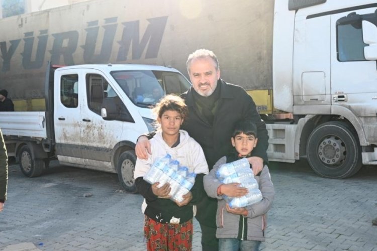 Alinur Aktaş deprem b&ouml;lgesinden paylaştı: Anlatılacak gibi değil