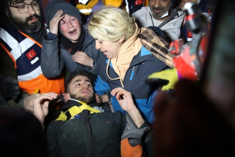 Gaziantep'te Adnan Muhammed Korkut 94 saat sonra enkazdan &ccedil;ıkarıldı