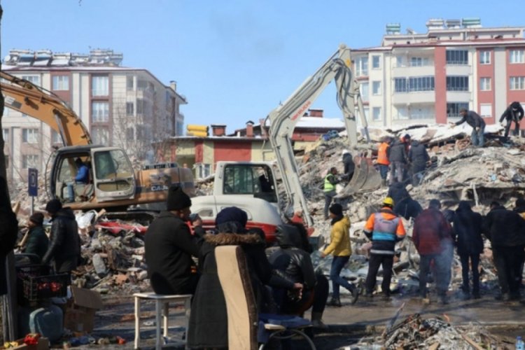 Japon profes&ouml;r uyardı: Aynı b&ouml;lgede g&uuml;&ccedil;l&uuml; bir deprem daha yaşanabilir