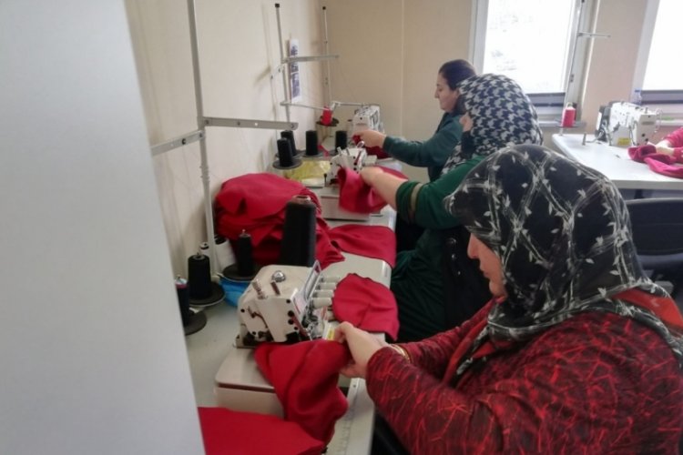 Bursa'da Halk eğitim merkezinde, 'depremzede &ccedil;ocuklar &uuml;ş&uuml;mesin' seferberliği