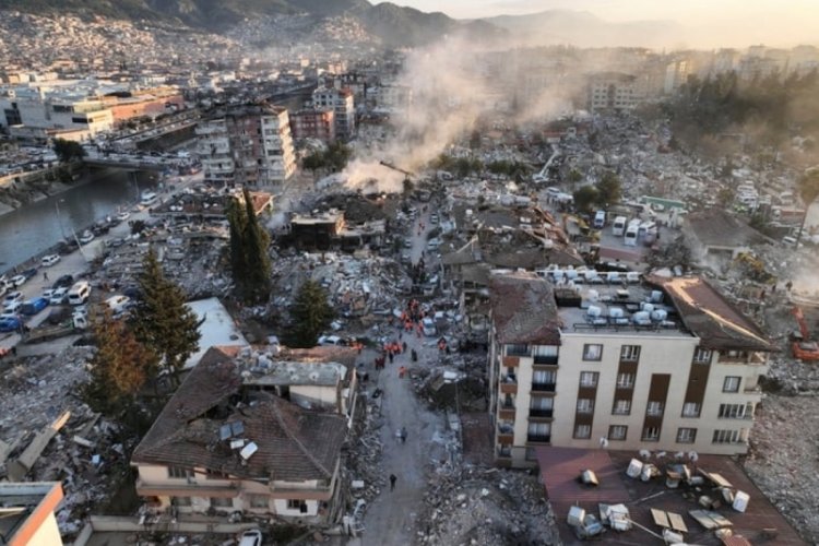 Deprem b&ouml;lgesinde yapılan &ccedil;alışmalar