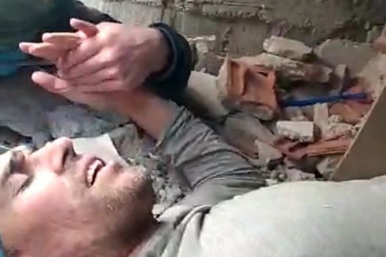 Kahramanmaraş'ta enkaz altında kalan Uzman &ccedil;avuş, 103'&uuml;nc&uuml; saatte kurtarıldı
