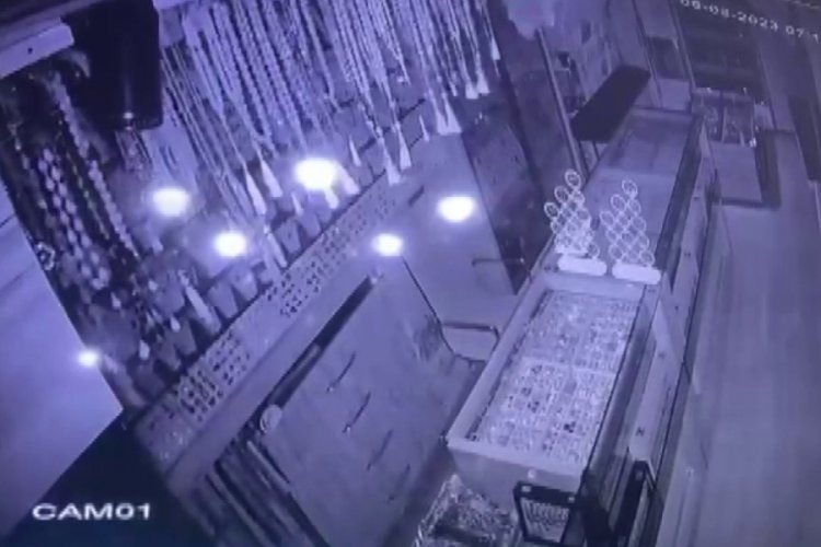 Mardin'de deprem anı kamerada